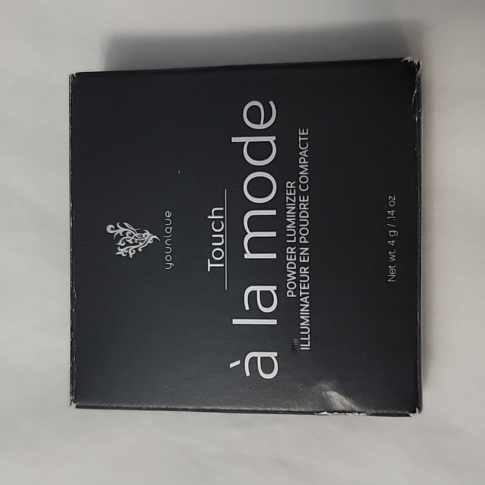 YOUNIQUE touch a la mode- benevolent